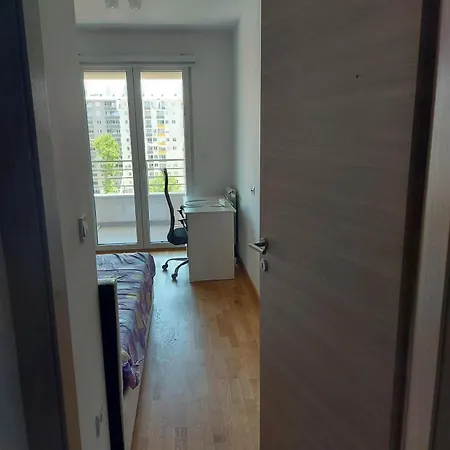 דירה Anika סקופיה